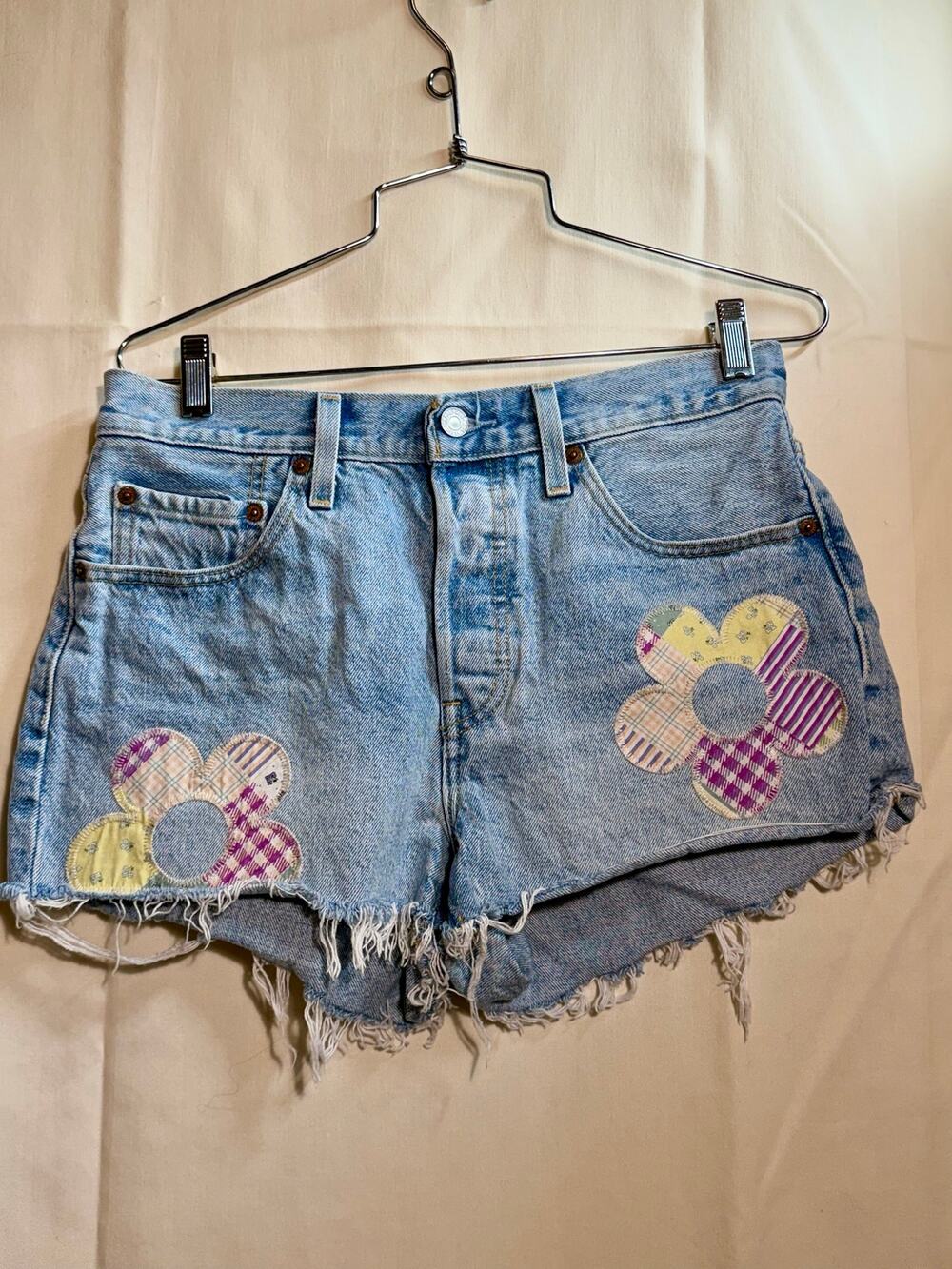 Levi’s Denim Shorts Woman’s Size W28